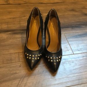 Wild Diva Black Pumps with Gold Studs - 7.5